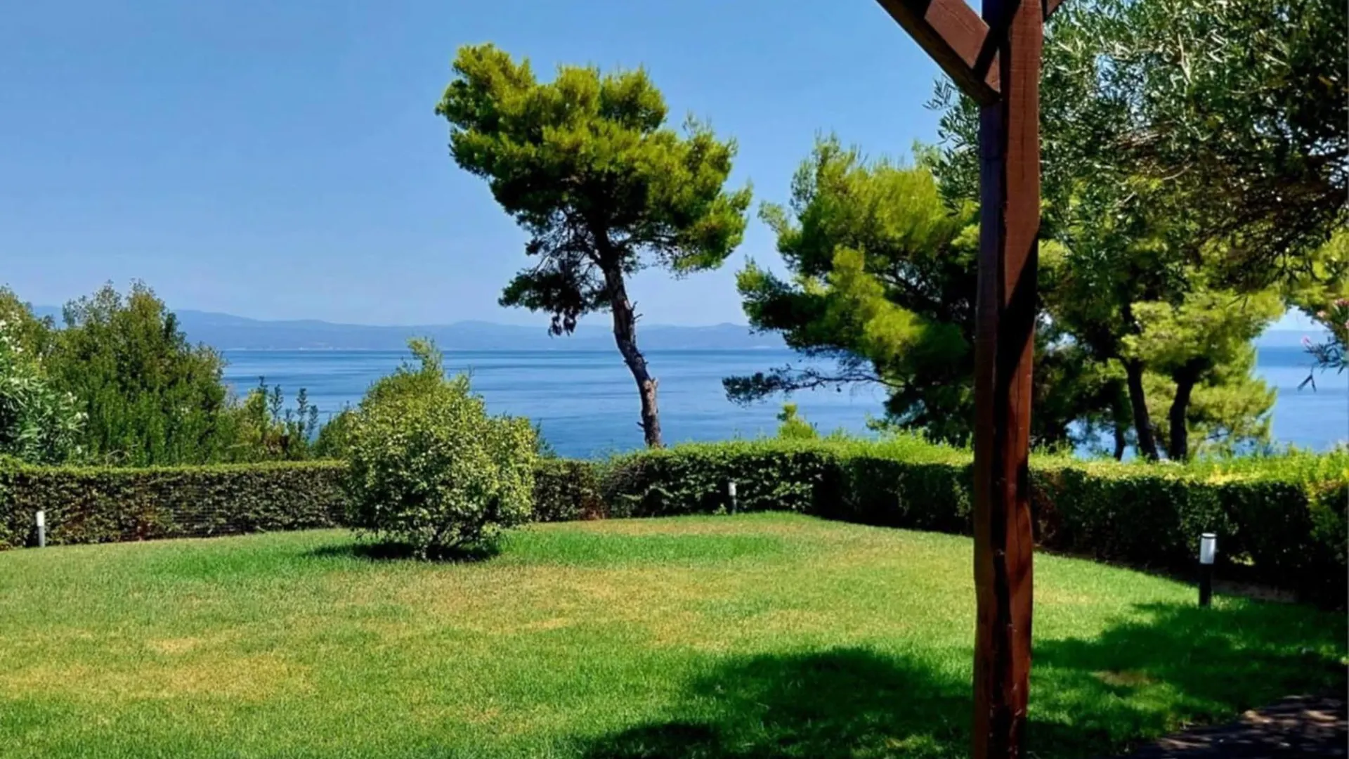 Holiday home #Luxlikehome Afytos Golden Sunrise